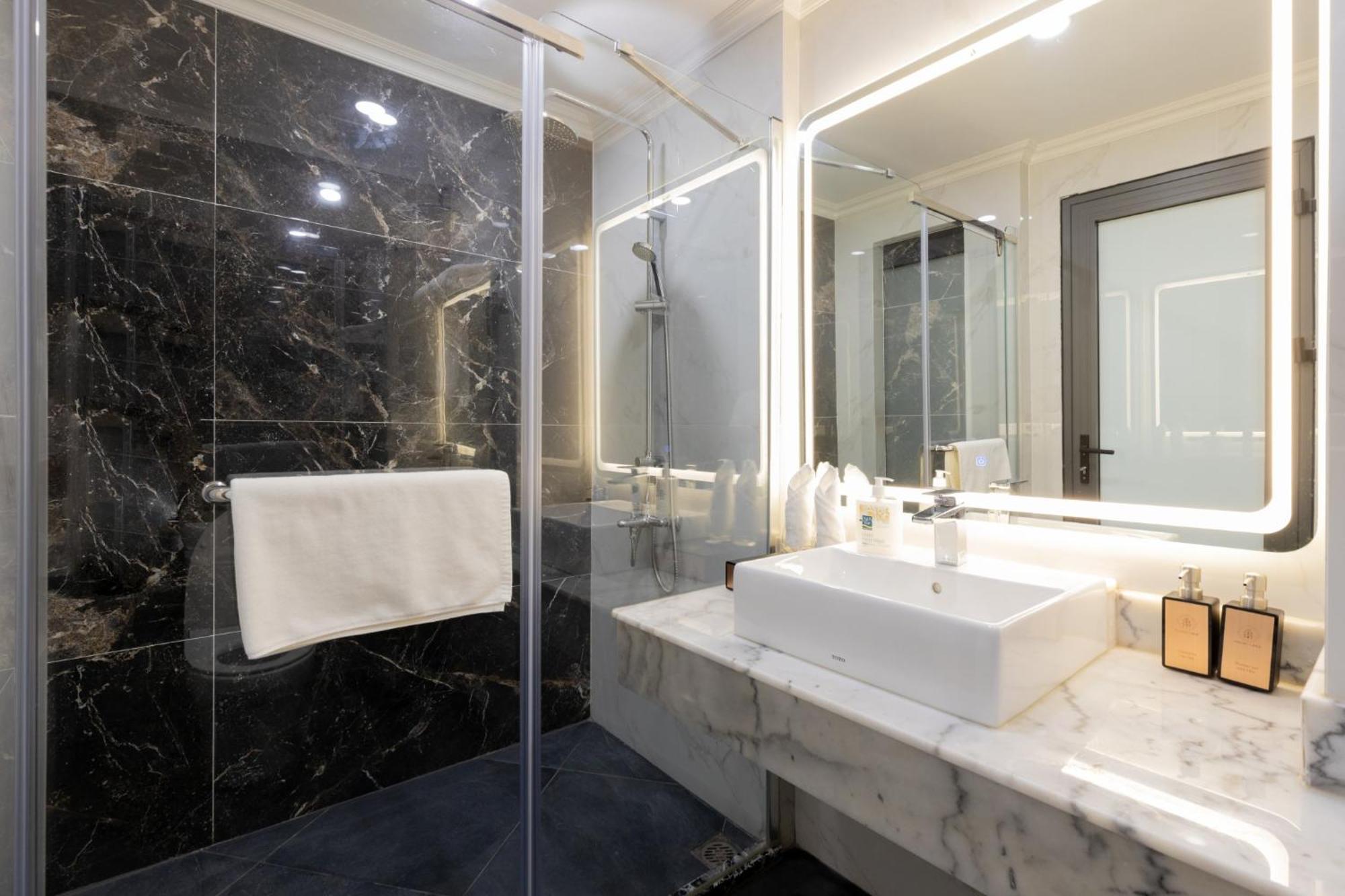 Sword Lake Hotel Ханой Экстерьер фото