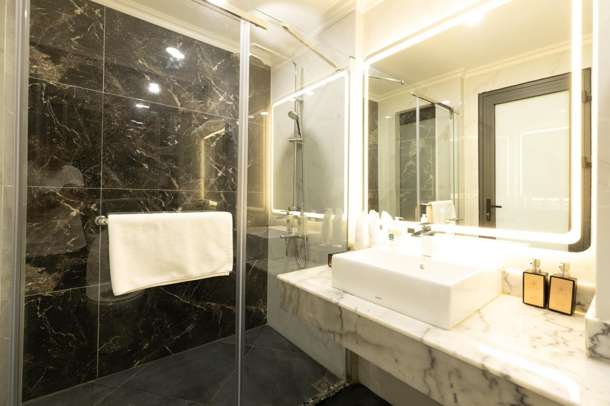 Sword Lake Hotel Ханой Экстерьер фото